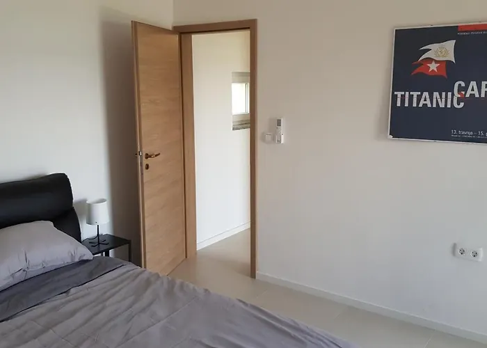 Nagy Lägenhet Dramalj